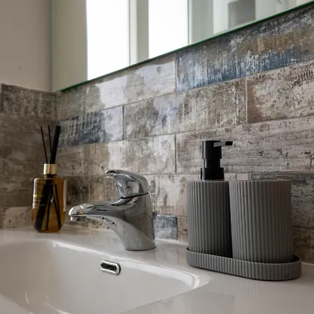 شقة Domus Conte Rosso