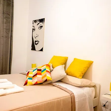 Apartment Domus Conte Rosso Rom