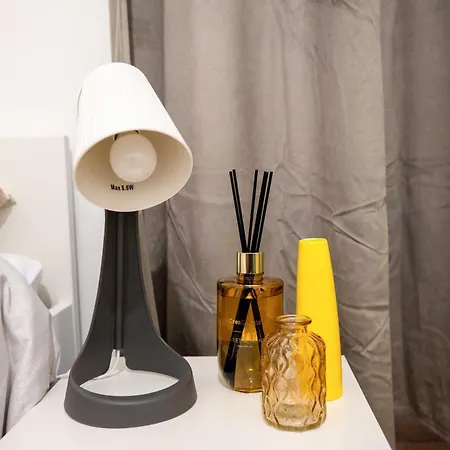 Domus Conte Rosso * Roma